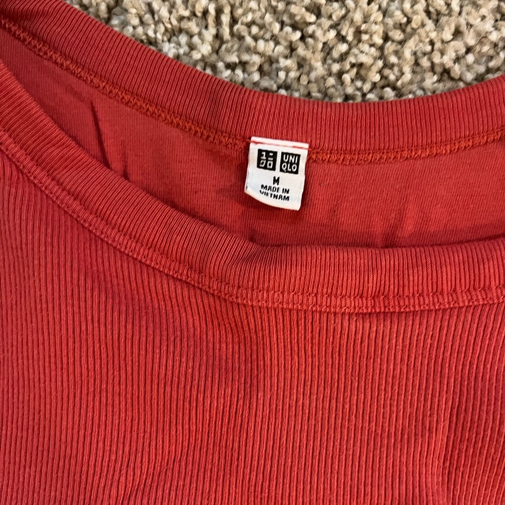 Uniqlo Women's Ribbed Tank Top in Brick Red
